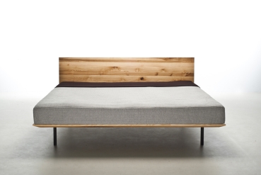 orig. MODO - kvalitní minimalistická jednoduchá designová postel vyrobená z masivu